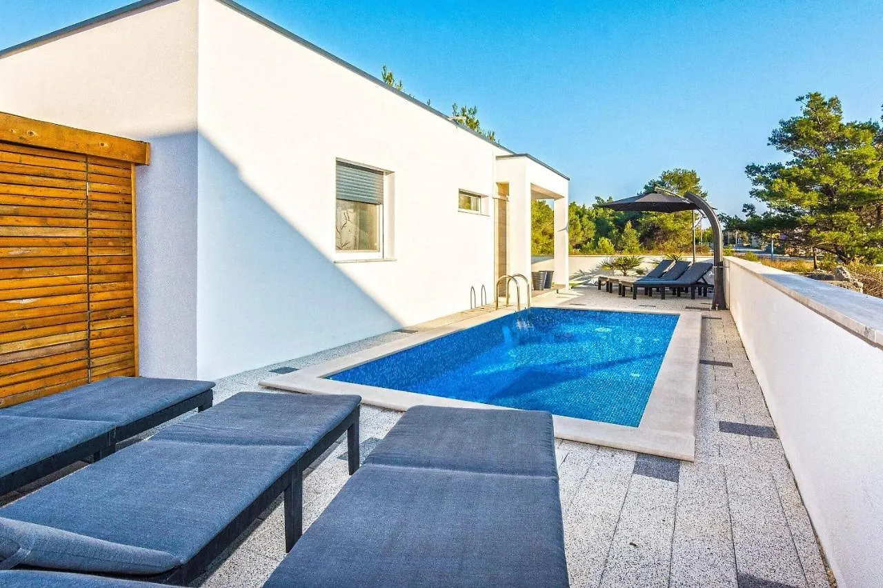 Villa Memories فير